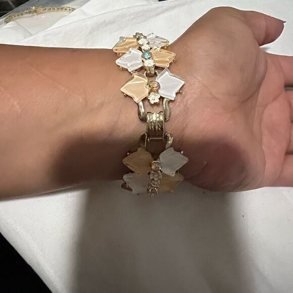 Stunning Vintage BSK Bracelet White Lucite Rhinestone - - Picture 6 of 7